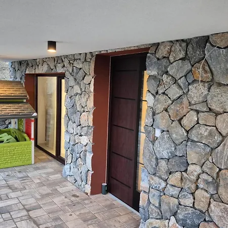 Dominika Chalet